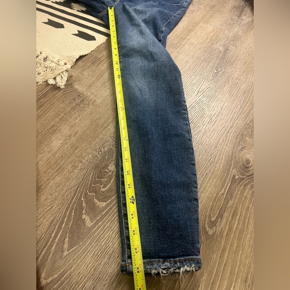 Good American Exposed Button Skinny Jeans Size 15 - Picture 7 of 13